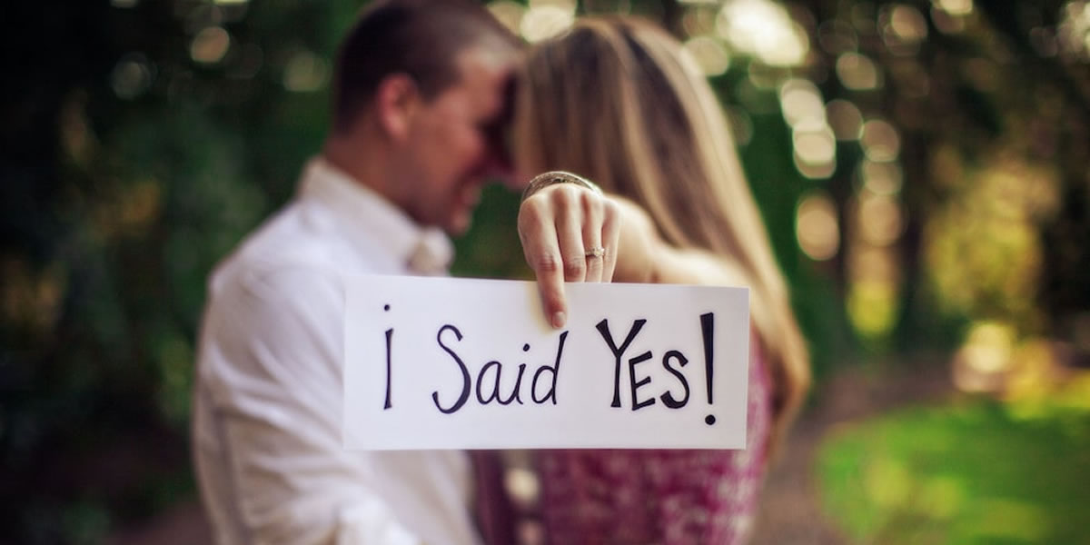 The Best Ways to Announce your Engagement