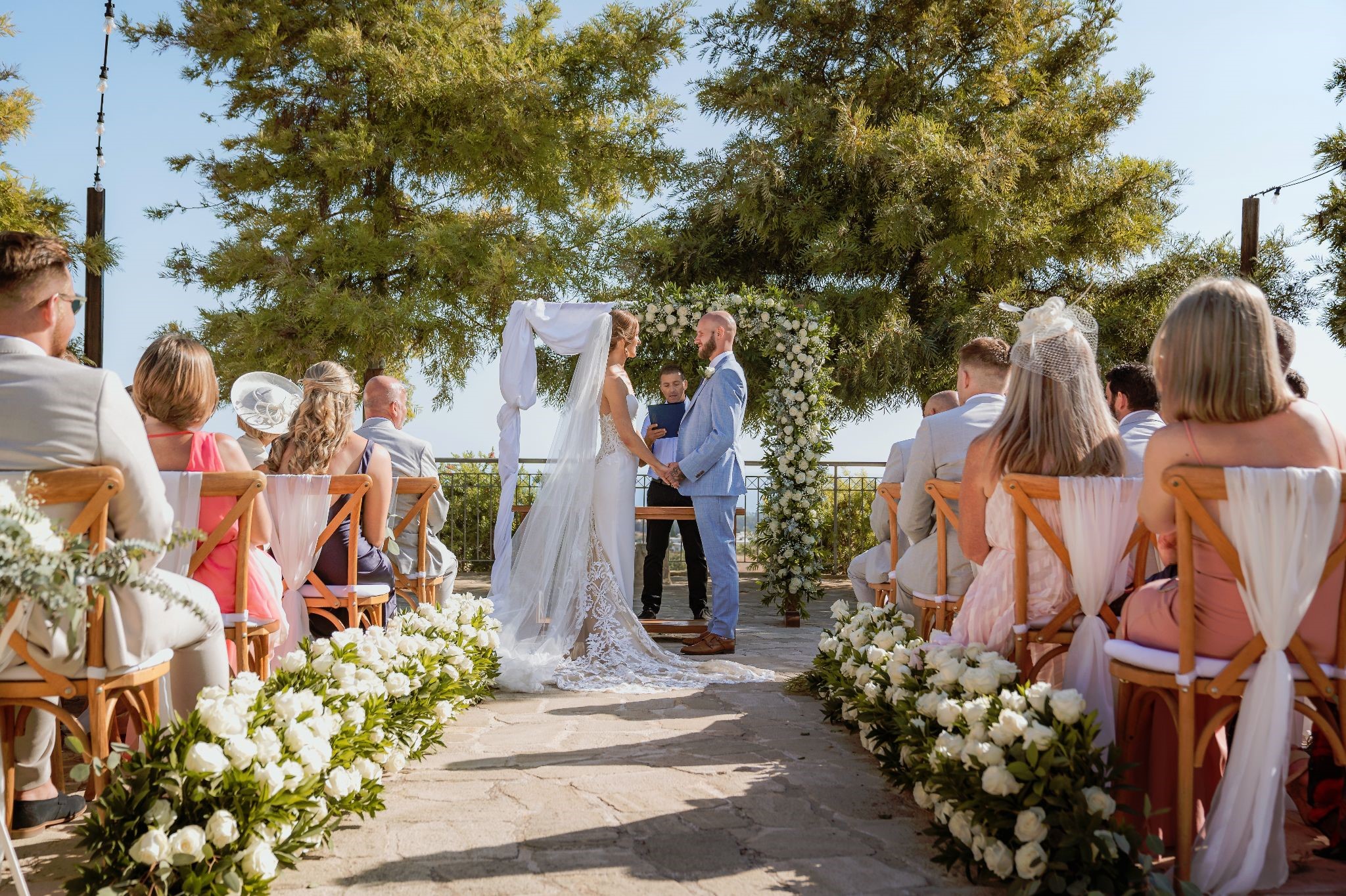 Liopetro Real Wedding - venue weding fowers