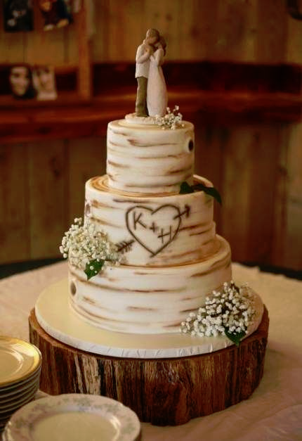 Wedding Cake with Wood Effect Motif 1